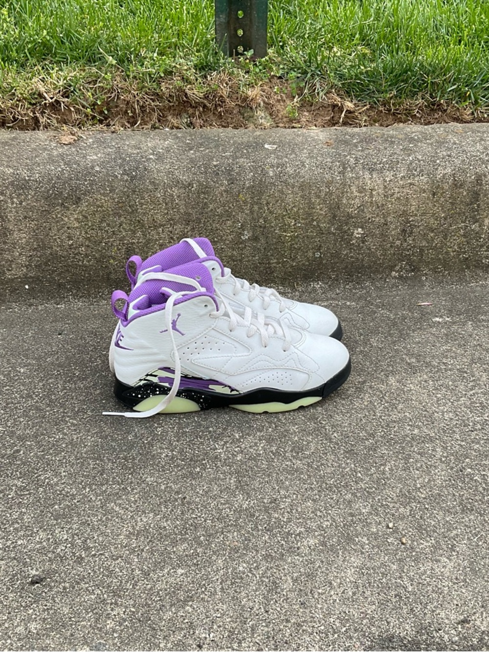 Jordan MVP Summit White Raspberry 2Y - Picture 2 of 4